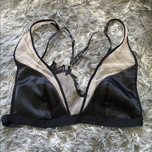 Victoria’s Secret unlined bra (large)